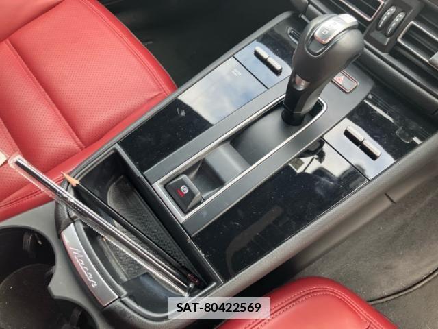 Porsche MACAN 2023-01 2352593-20