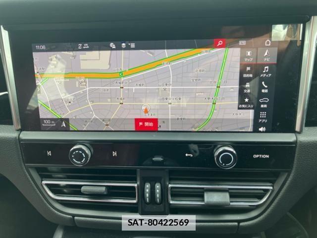 Porsche MACAN 2023-01 2352593-24
