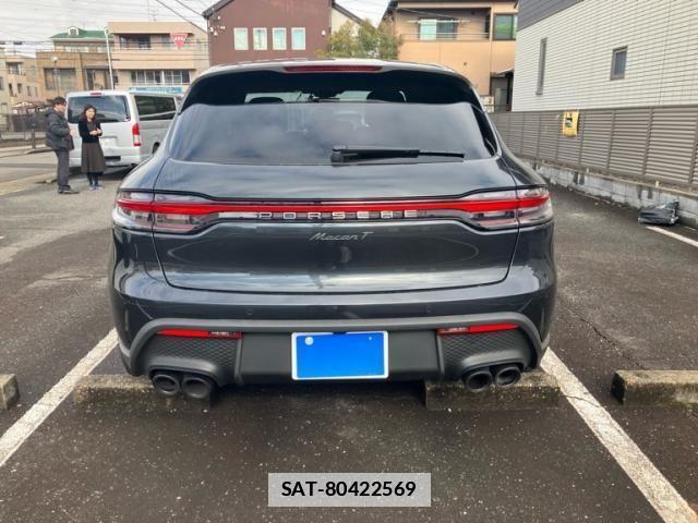 Porsche MACAN 2023-01 2352593-4