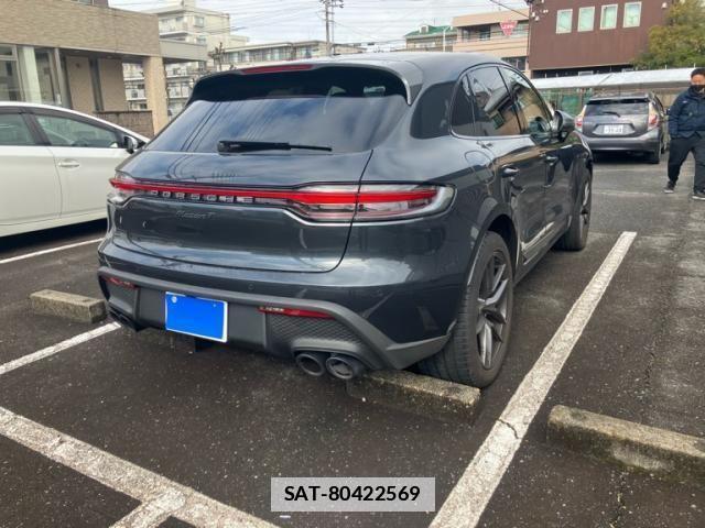 Porsche MACAN 2023-01 2352593-5