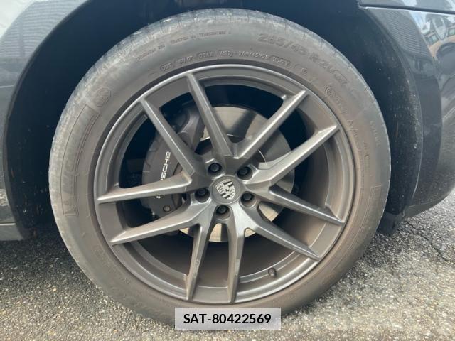 Porsche MACAN 2023-01 2352593-7