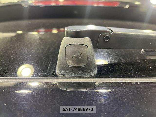 Porsche MACAN 2016-01 2401575-12