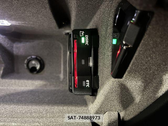 Porsche MACAN 2016-01 2401575-15