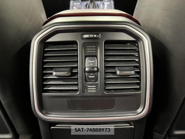 Porsche MACAN 2016-01 2401575-17