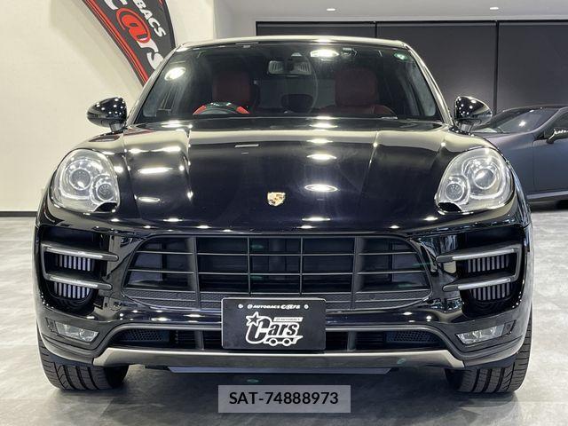 Porsche MACAN 2016-01 2401575-1