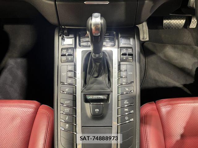 Porsche MACAN 2016-01 2401575-24