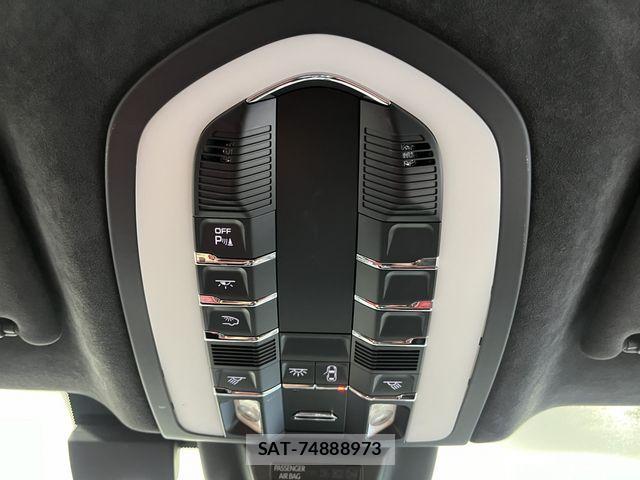 Porsche MACAN 2016-01 2401575-28