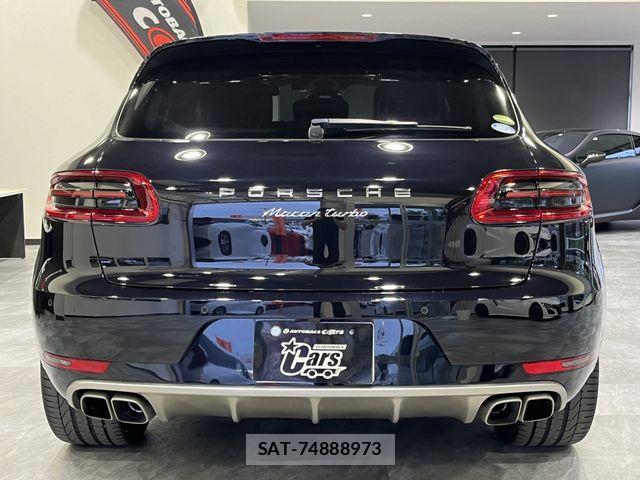 Porsche MACAN 2016-01 2401575-3