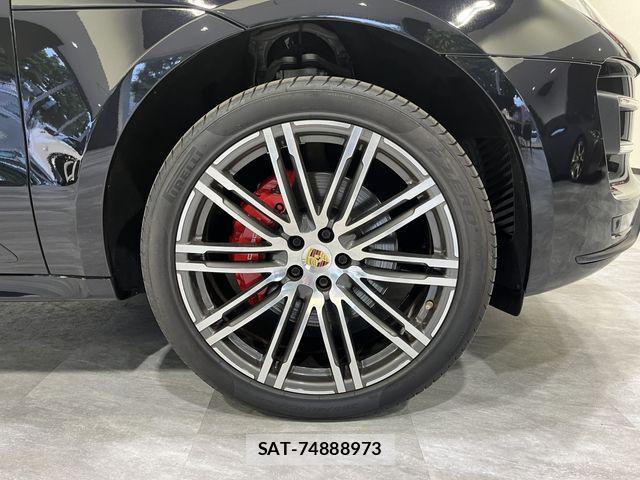 Porsche MACAN 2016-01 2401575-5