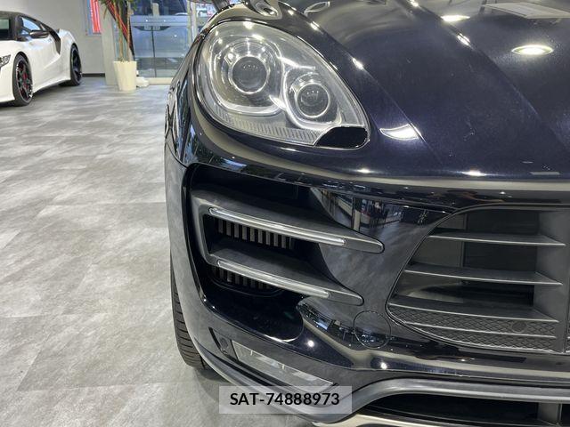 Porsche MACAN 2016-01 2401575-6