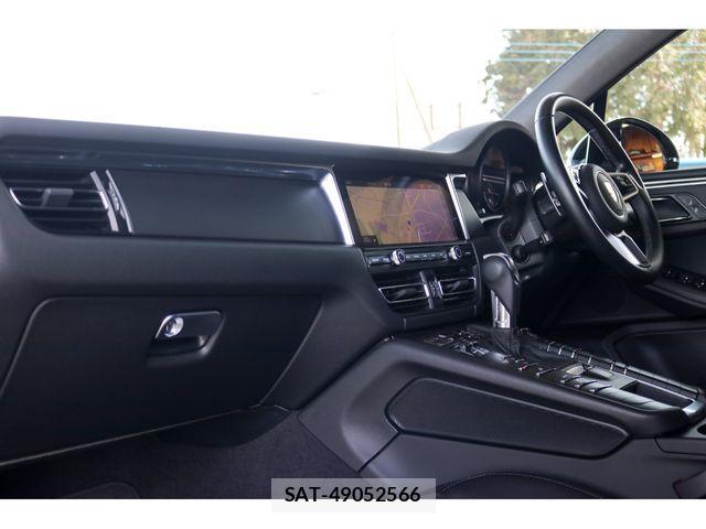 Porsche MACAN 2021-08 2729856-24