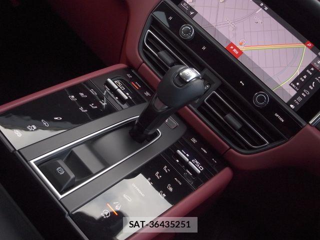 Porsche MACAN 2022-05 2729851-11