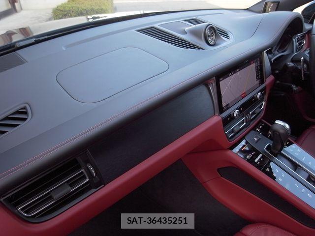 Porsche MACAN 2022-05 2729851-24