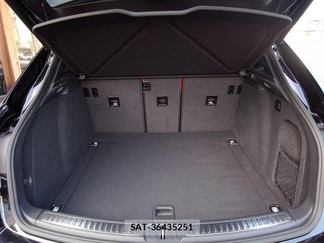 Porsche MACAN 2022-05 2729851-4