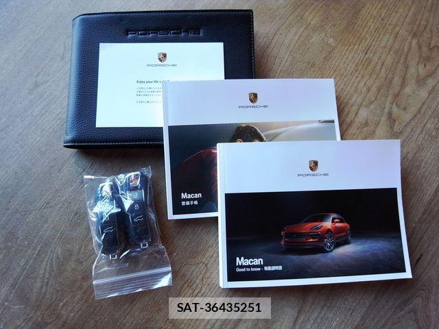 Porsche MACAN 2022-05 2729851-5