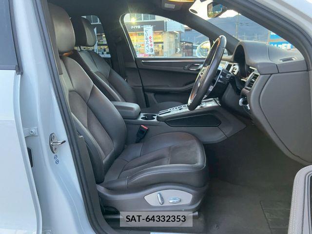 Porsche MACAN 2015-03 3383490-10