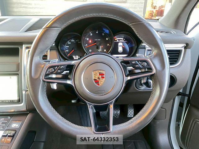 Porsche MACAN 2015-03 3383490-16