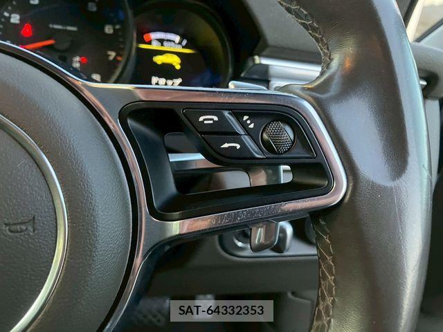 Porsche MACAN 2015-03 3383490-21