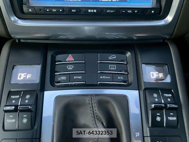 Porsche MACAN 2015-03 3383490-22