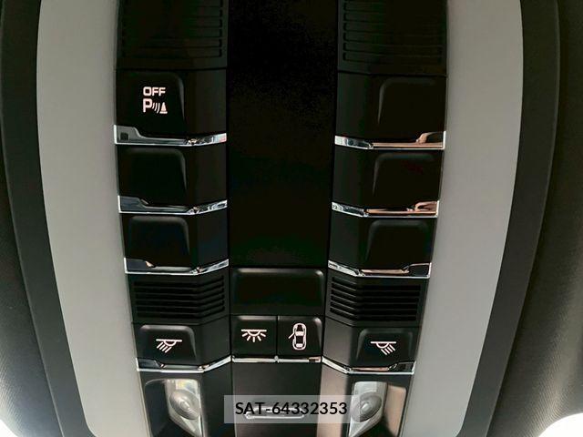 Porsche MACAN 2015-03 3383490-25