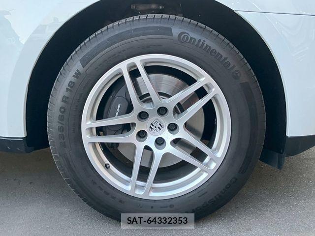 Porsche MACAN 2015-03 3383490-28