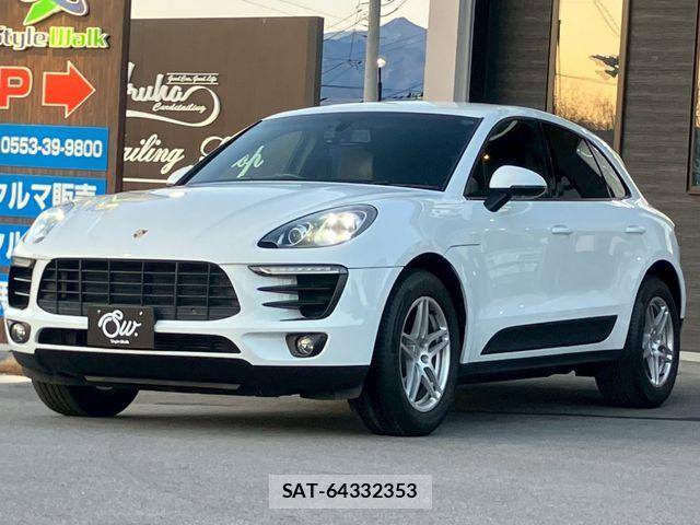 Porsche MACAN 2015-03 3383490-8