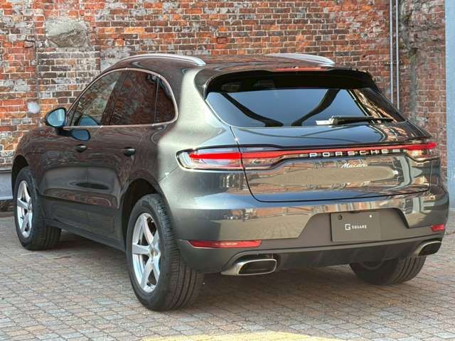 Porsche MACAN 2020-12 3680096-9