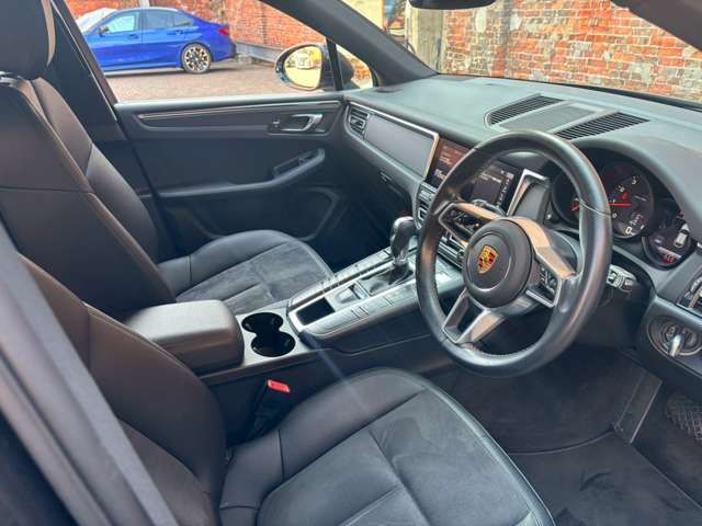 Porsche MACAN 2020-12 3680096-1