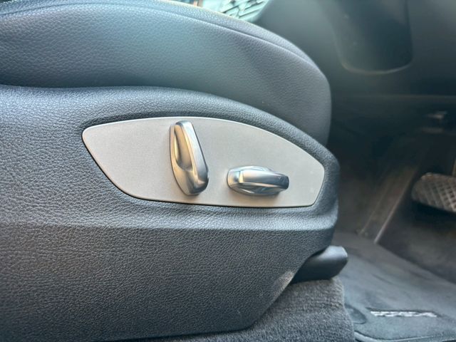 Porsche MACAN 2020-12 3680096-20