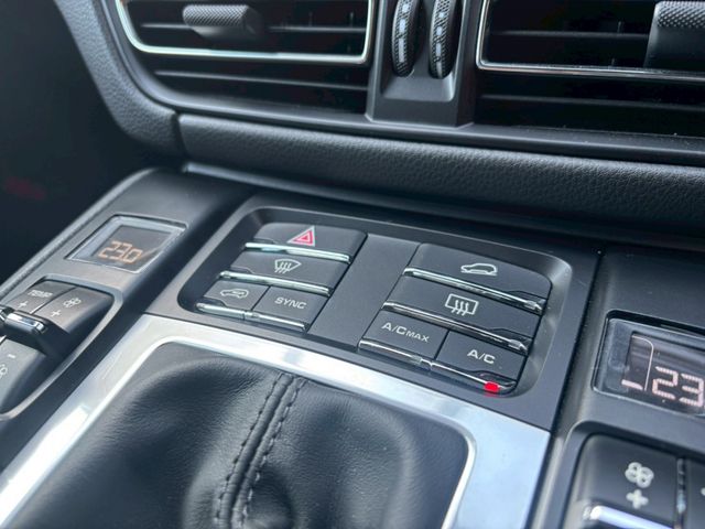 Porsche MACAN 2020-12 3680096-23