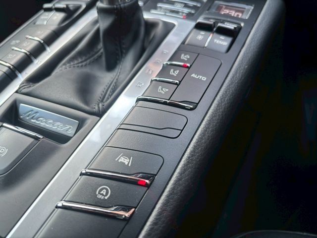 Porsche MACAN 2020-12 3680096-24