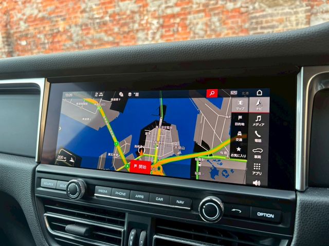Porsche MACAN 2020-12 3680096-25