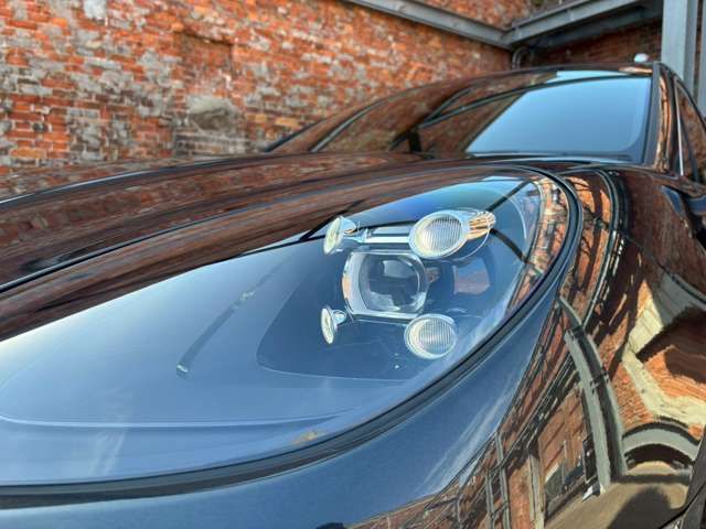 Porsche MACAN 2020-12 3680096-3