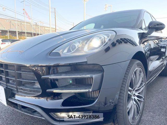 Porsche MACAN 2015-03 3774252-12