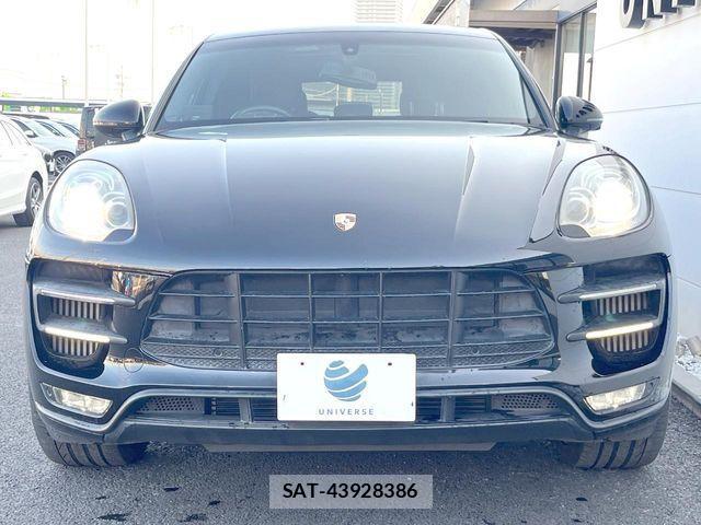 Porsche MACAN 2015-03 3774252-14