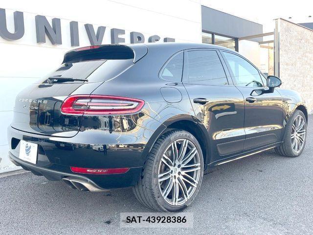 Porsche MACAN 2015-03 3774252-17