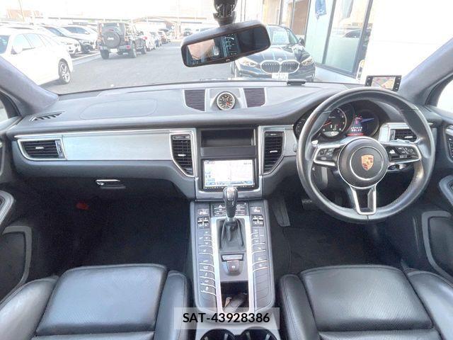 Porsche MACAN 2015-03 3774252-1