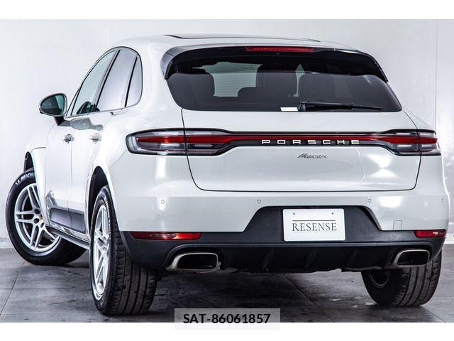 Porsche MACAN 2021-02 3774236-9