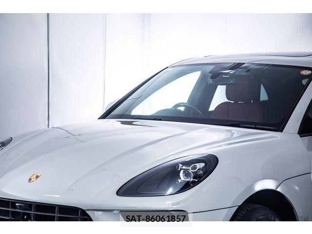 Porsche MACAN 2021-02 3774236-16