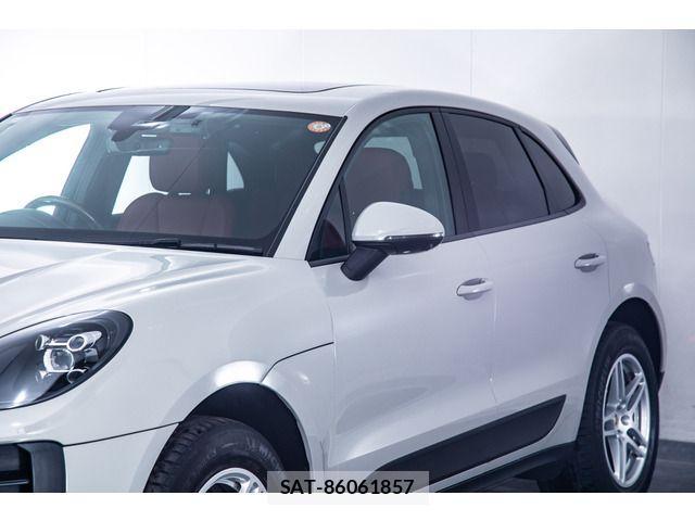 Porsche MACAN 2021-02 3774236-17