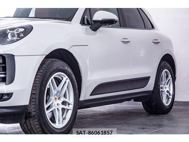 Porsche MACAN 2021-02 3774236-19