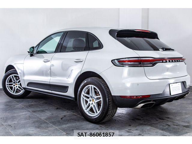 Porsche MACAN 2021-02 3774236-8