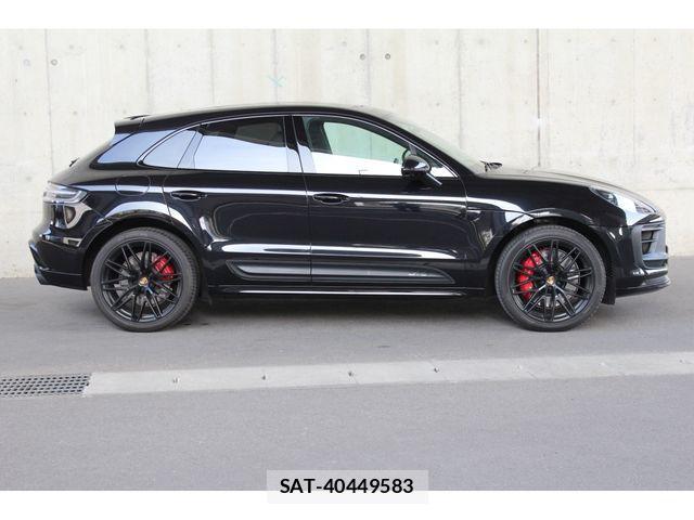 Porsche MACAN 2022-03 3908815-0