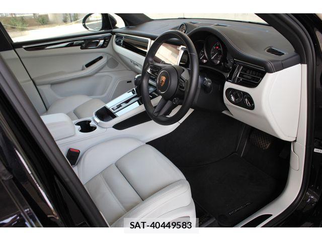 Porsche MACAN 2022-03 3908815-17