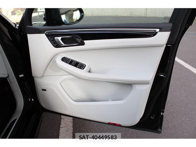 Porsche MACAN 2022-03 3908815-27