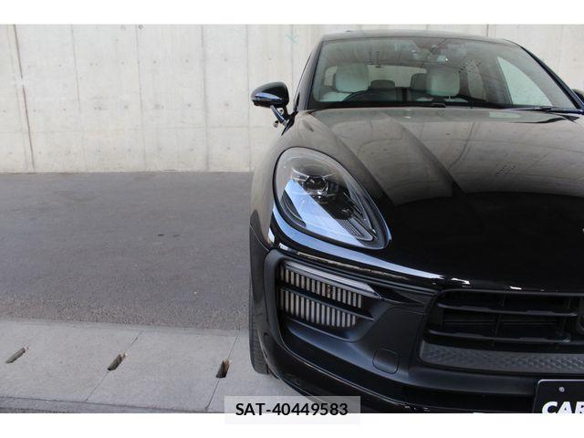 Porsche MACAN 2022-03 3908815-6