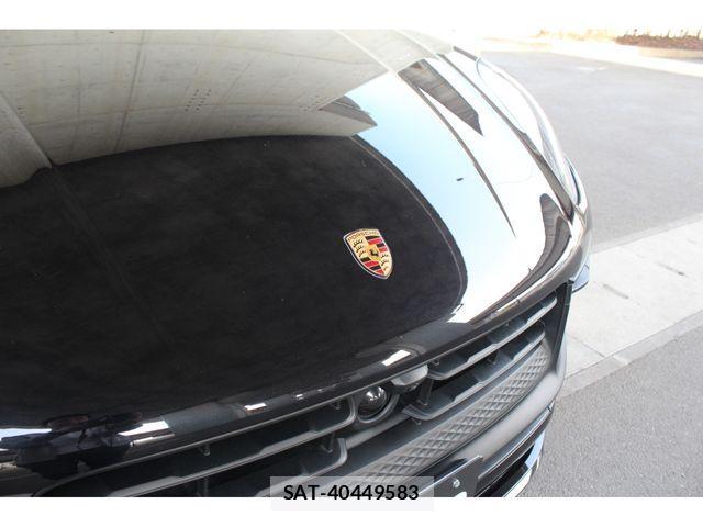 Porsche MACAN 2022-03 3908815-7