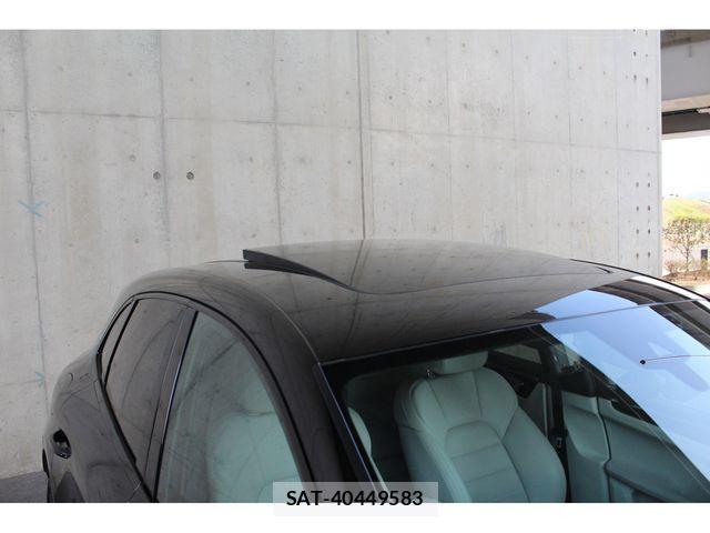 Porsche MACAN 2022-03 3908815-8