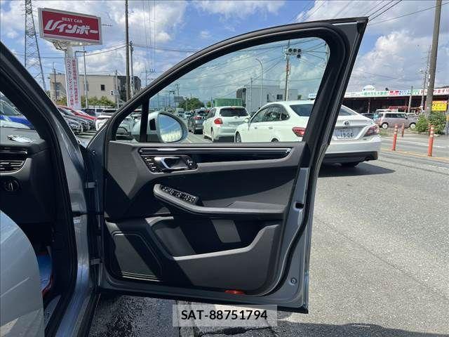 Porsche MACAN 2020-04 4047266-12