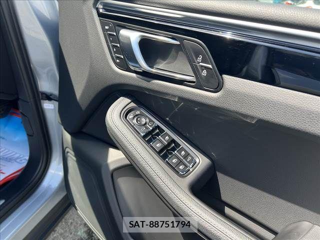 Porsche MACAN 2020-04 4047266-13